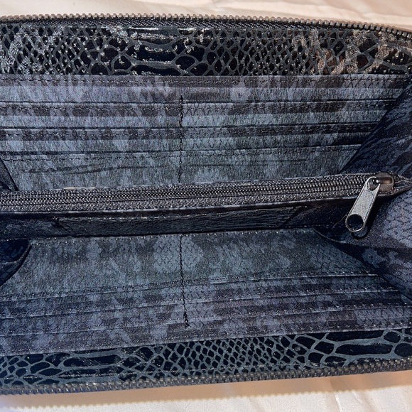 NEW KENNETH COLE NEW YORK Leather Black CLUTCH WALLET - Picture 3 of 5